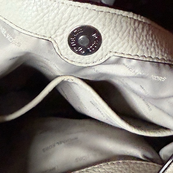 Michael Kors Raven Triple Compartment Shoulder Bag Handbag Purse EUC - Picture 10 of 12